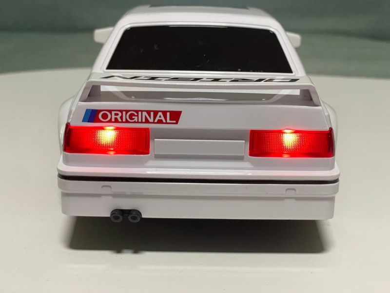 Дріфт Машинка на Пульті Керування BMW M3 RC Drift Car (E30) Біла 325 фото